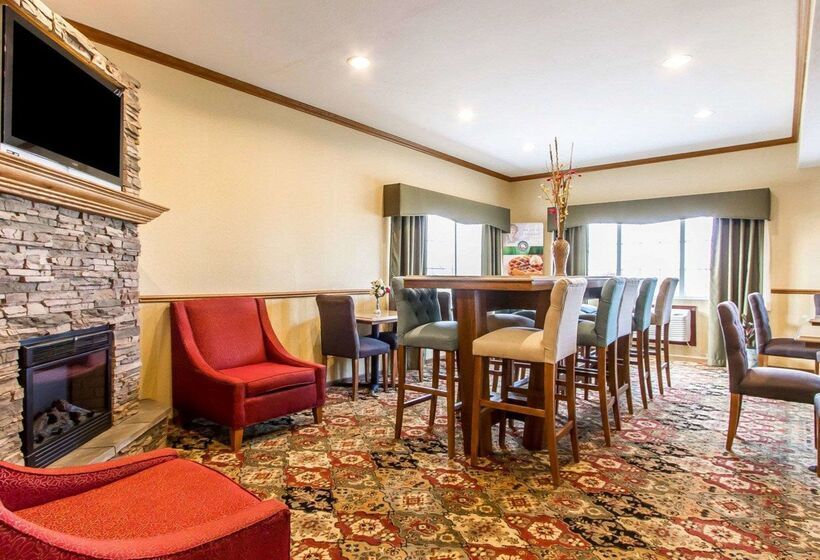 בית מלון כפרי Quality Inn