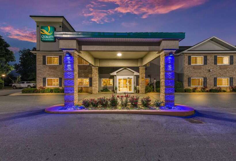 ホテル Quality Inn & Suites Hendersonville  Flat Rock