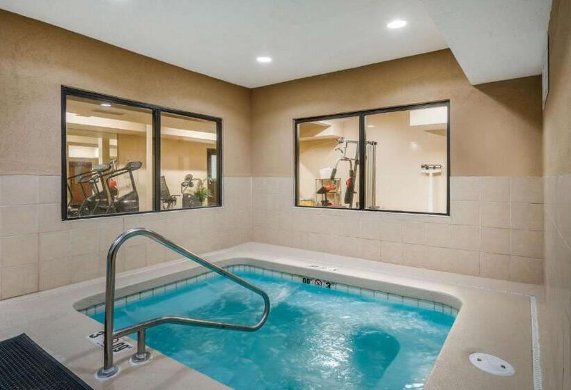 Отель Quality Inn & Suites Jefferson City