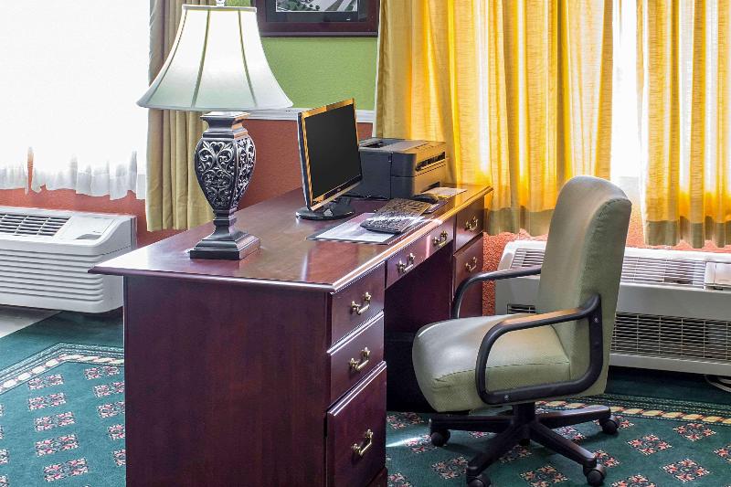 هتل Quality Inn & Suites