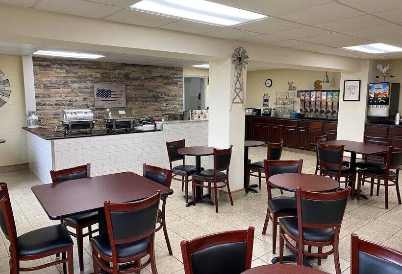 فندق Ramada By Wyndham Angola/fremont Area