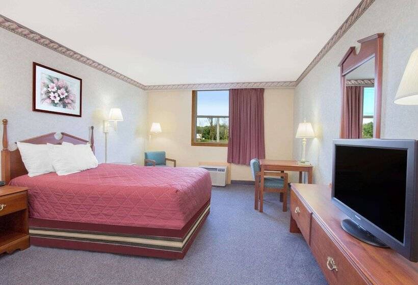 فندق Ramada By Wyndham Angola/fremont Area