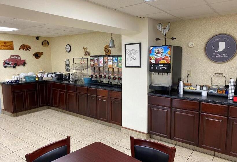 فندق Ramada By Wyndham Angola/fremont Area