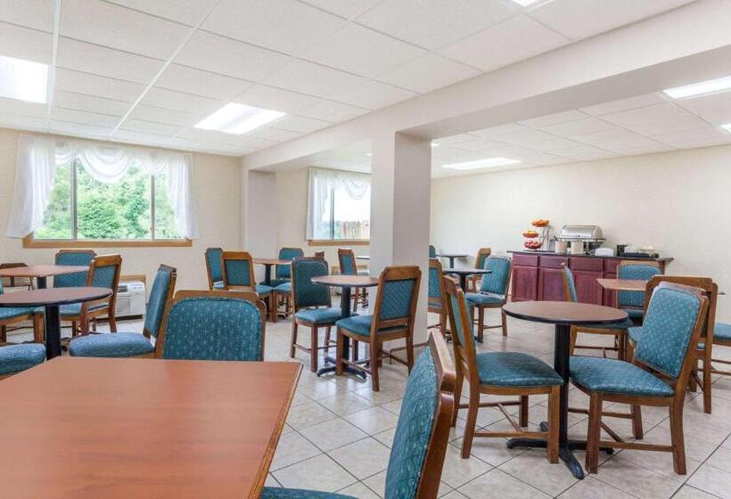 فندق Ramada By Wyndham Angola/fremont Area