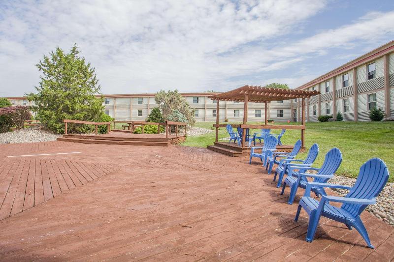 فندق Ramada By Wyndham Angola/fremont Area