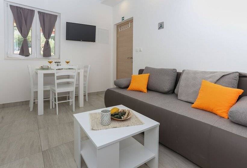 Bruno S Poolside Retreat