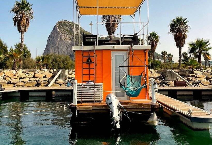 هتل Boat Haus Mediterranean Experience Alcaidesa  La Linea