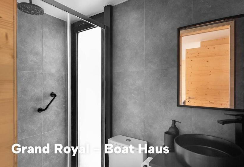 هتل Boat Haus Mediterranean Experience Alcaidesa  La Linea
