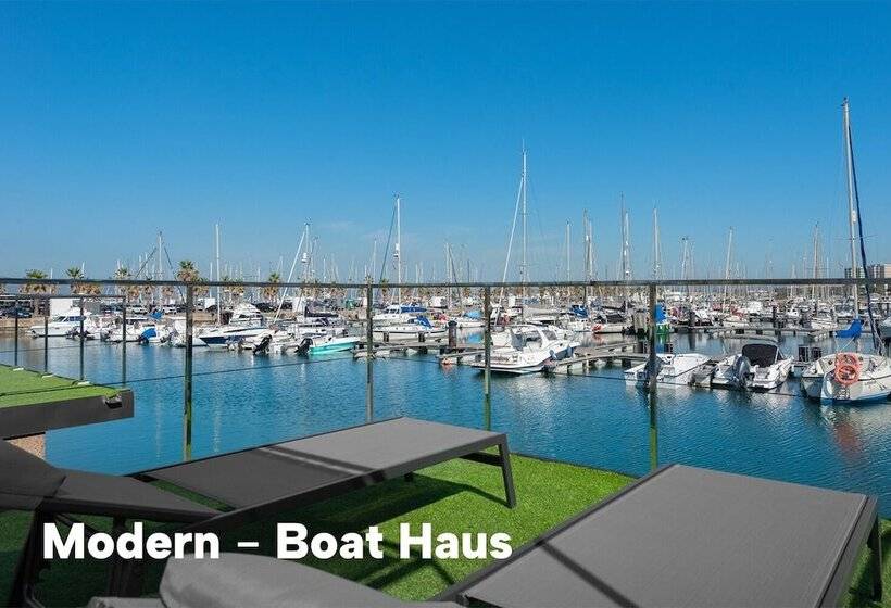 هتل Boat Haus Mediterranean Experience Alcaidesa  La Linea