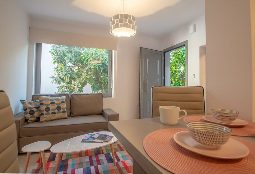 Ithaka Deluxe Home