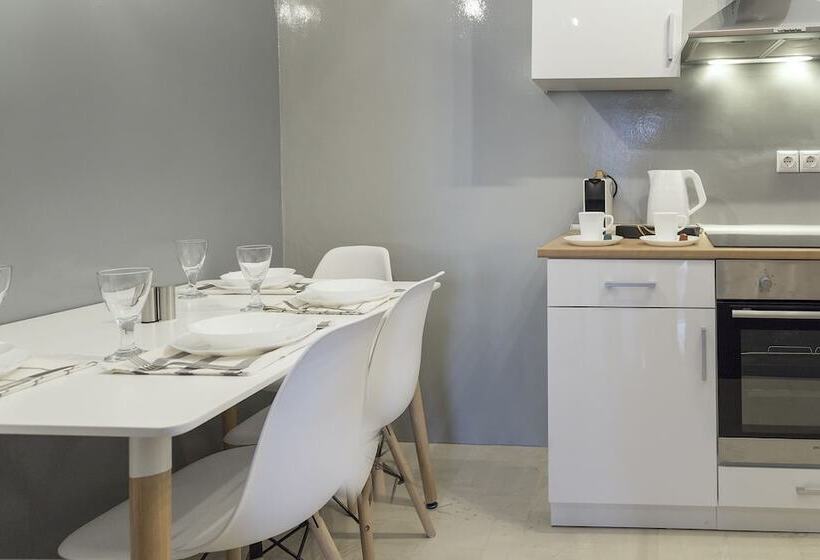 Penelope S Luxury Apartment