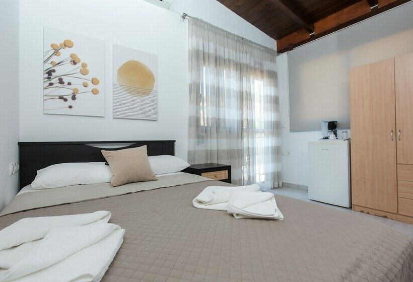 פנסיון En Plo Rooms