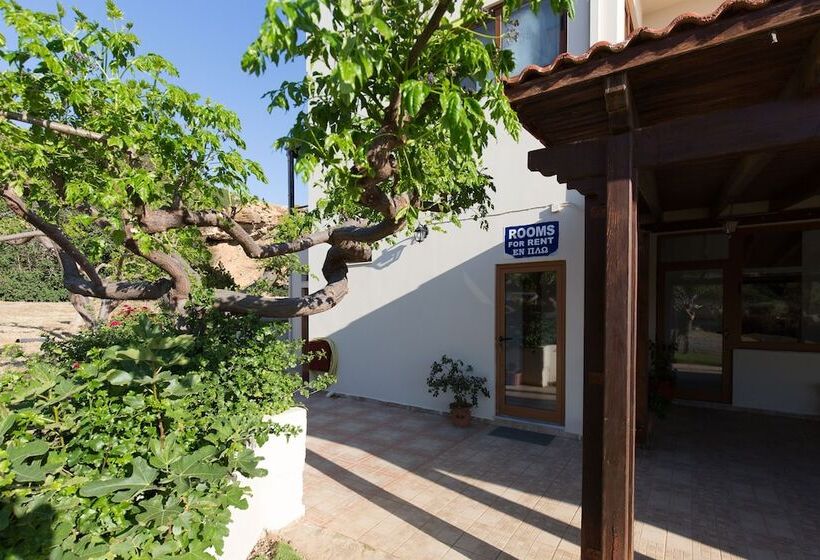 פנסיון En Plo Rooms