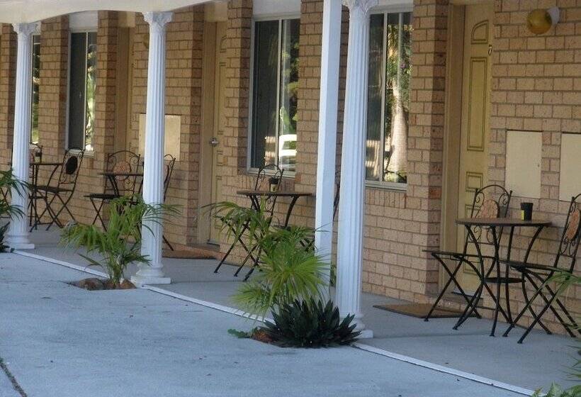 Palms Oasis Motel