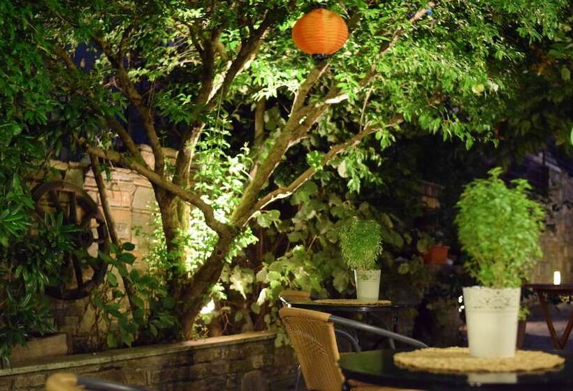 پانسیون Muses Country House