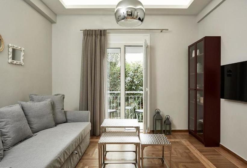 Charming Studio Apartment