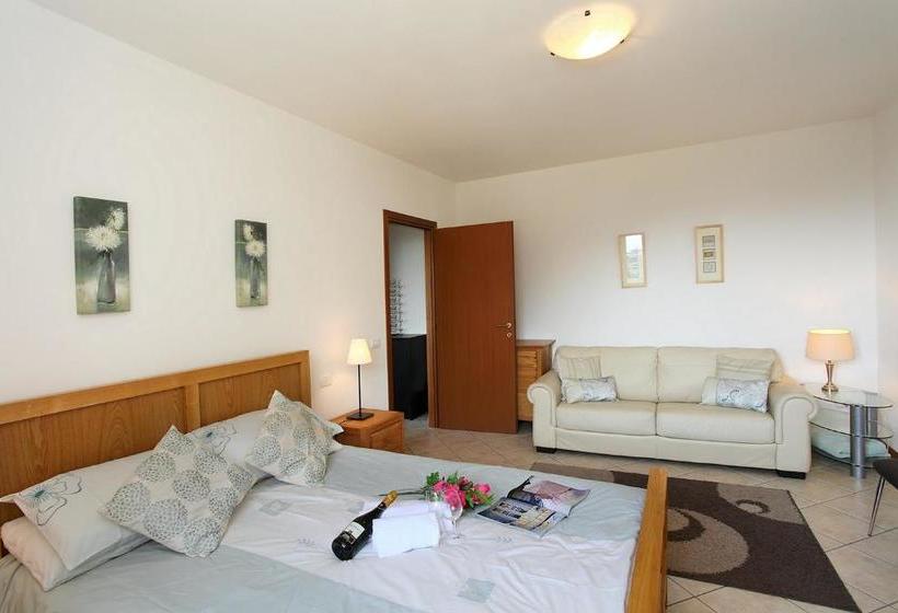 Residence Vista D Oro Apartments