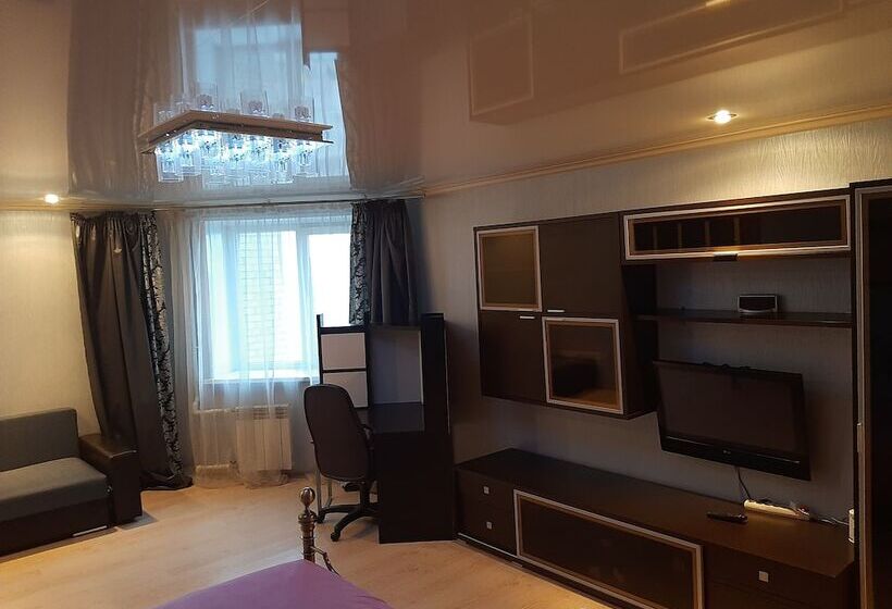 Apartment On Maksima Gorkogo 32
