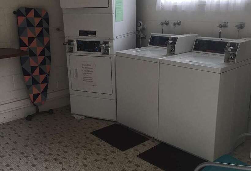 酒店 Acacia Caravan Park & Holiday Units