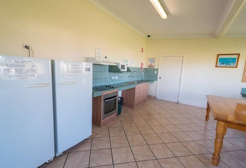 فندق Edithburgh Caravan Park