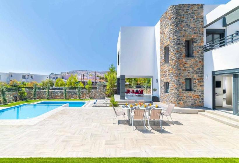 Villa Summer Light