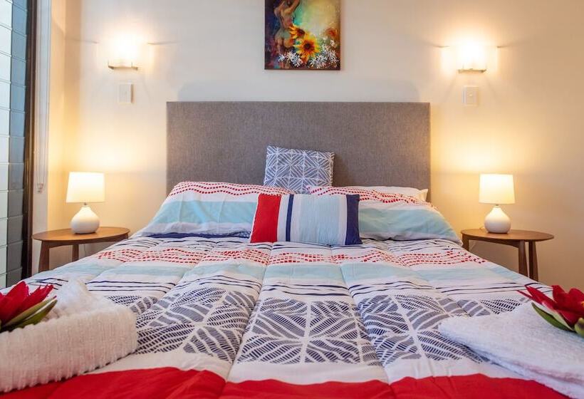 Marina Dreams   Airlie Beach