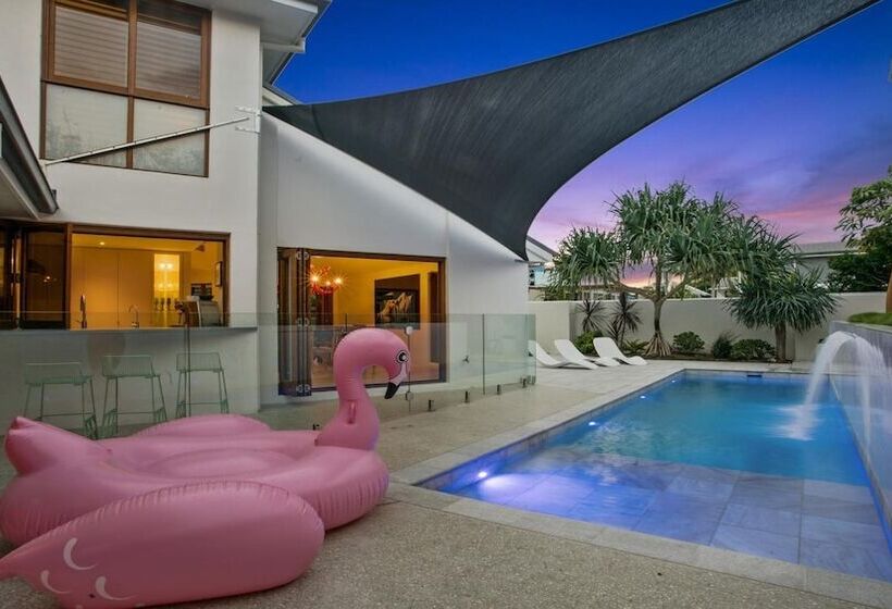 Your Luxury Escape   Onecoral