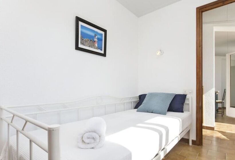 104665    Villa In Lloret De Mar