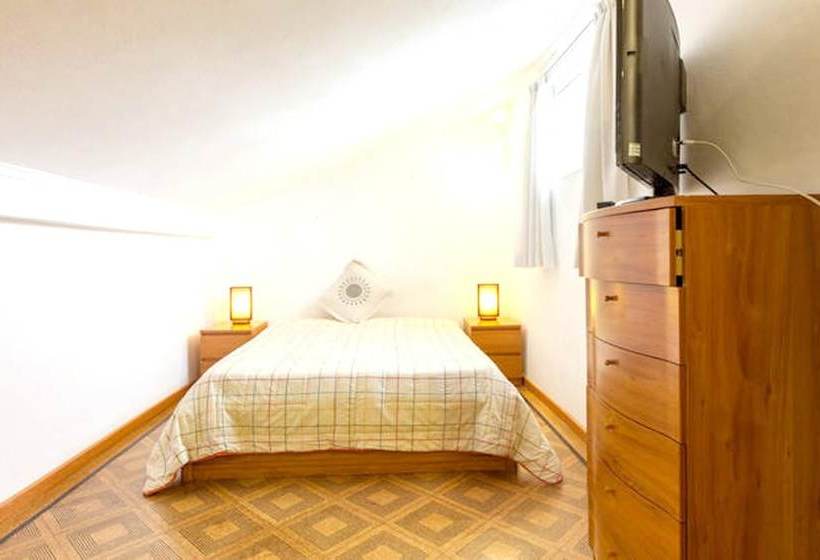 House With 4 Bedrooms In Corroios, With Pool Access, Enclosed Garden And Wifi  4 Km From The Beach