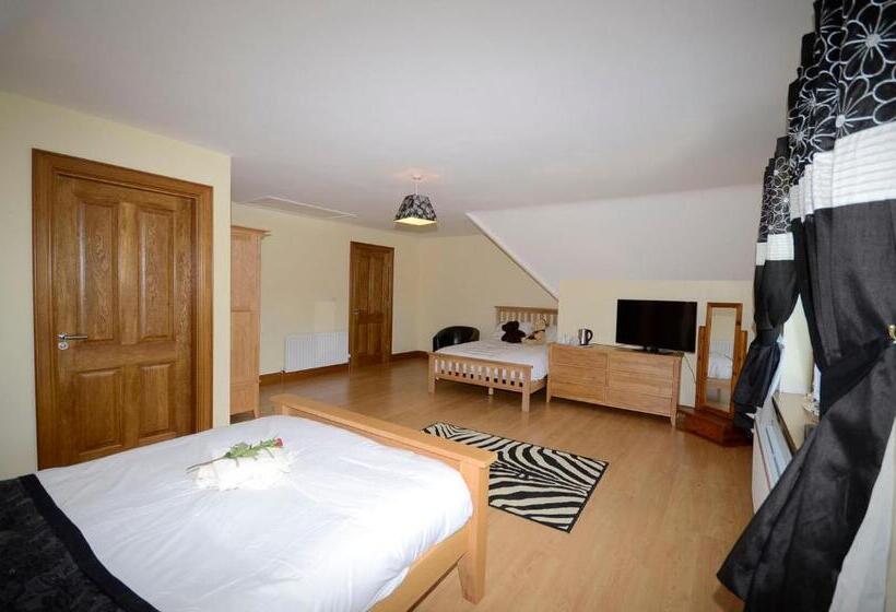 بنسيون Templeview Lodge