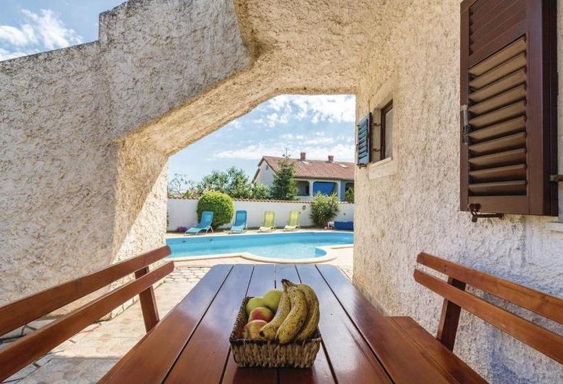 Apartments Biserka 1495