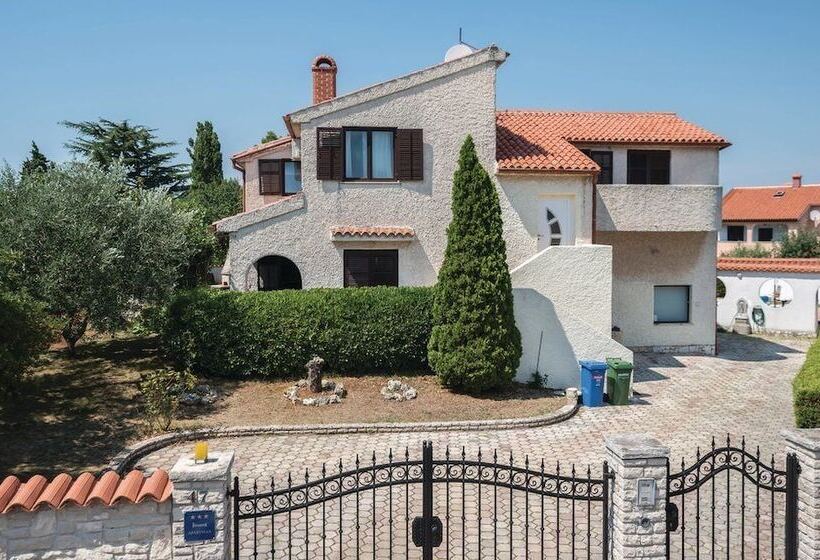 Apartments Biserka 1495