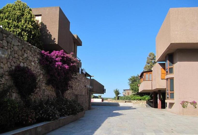 여관 Centro Vacanze Cugnana Verde