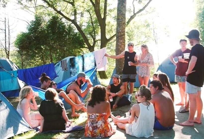 هتل Zarautz Beachside Surf Camp