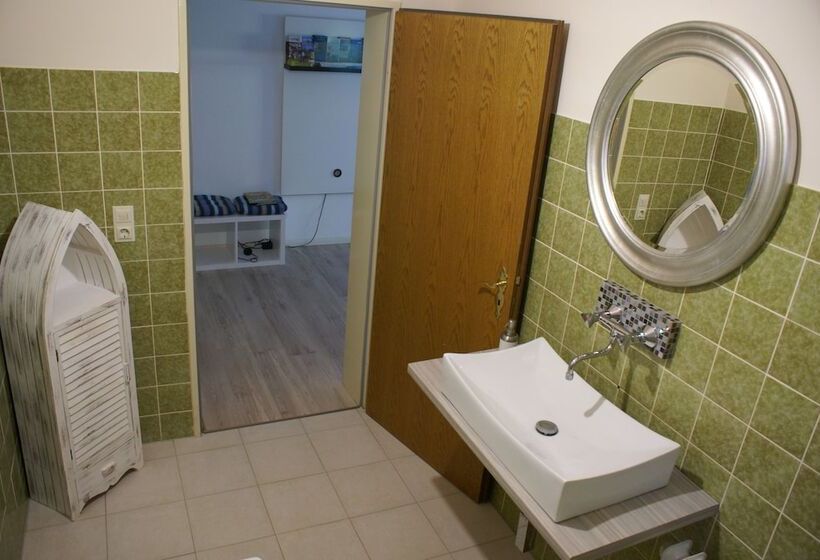 Oasis Apartment