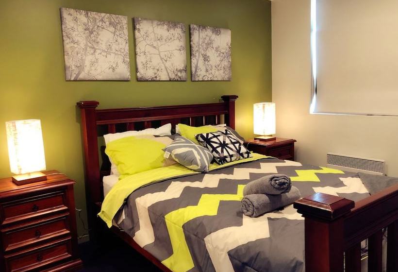 Port Melbourne Beach Front Apartment