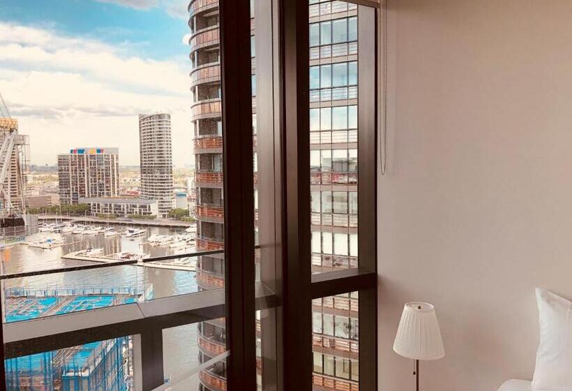 Winston Apartments Docklands