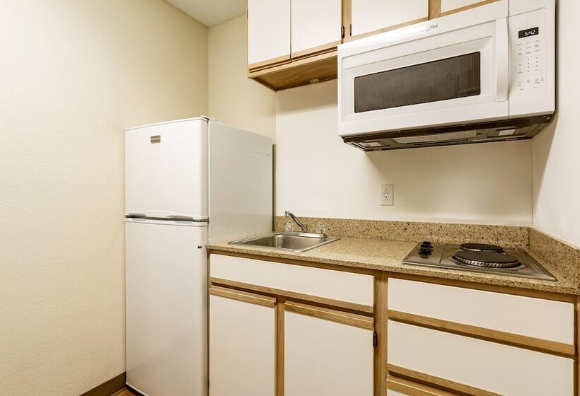 Hometowne Studios By Red Roof Salt Lake City   Mid Valley