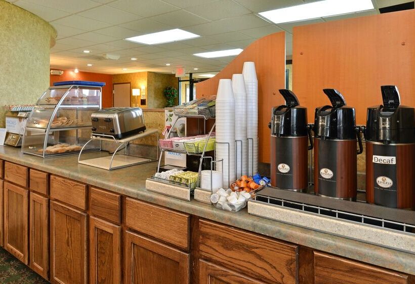 فندق Americas Best Value West Point