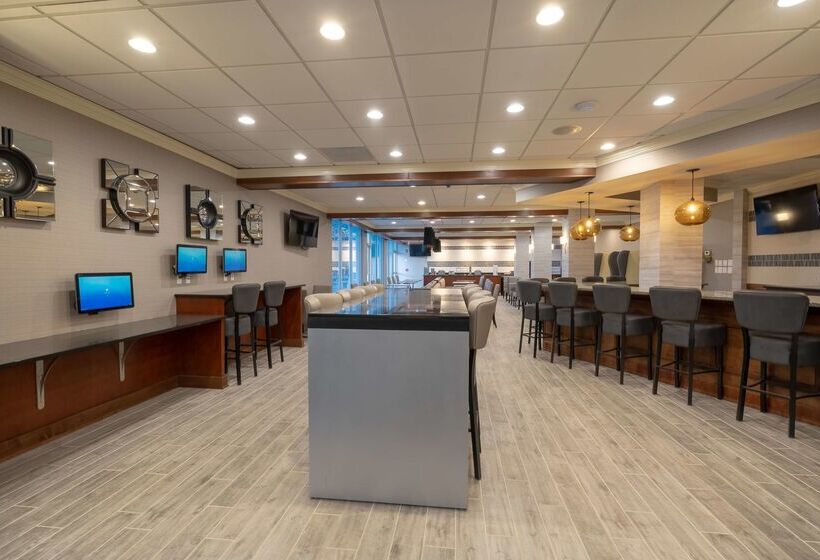 هتل Best Western Premier Airport/expo Center