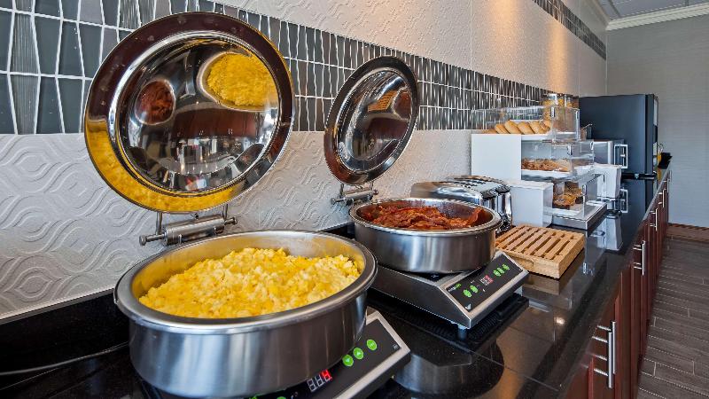 هتل Best Western Premier Airport/expo Center