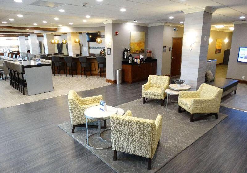 هتل Best Western Premier Airport/expo Center