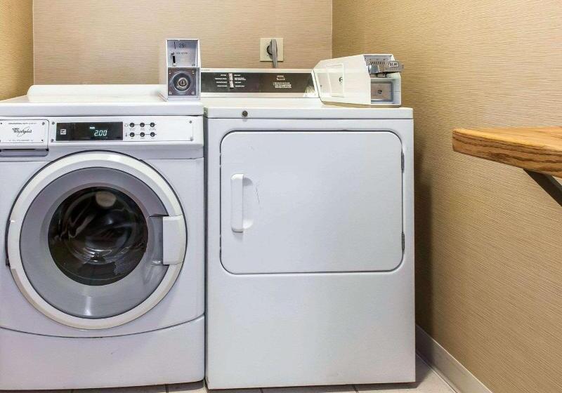 호텔 Comfort Inn & Suites Napoleon