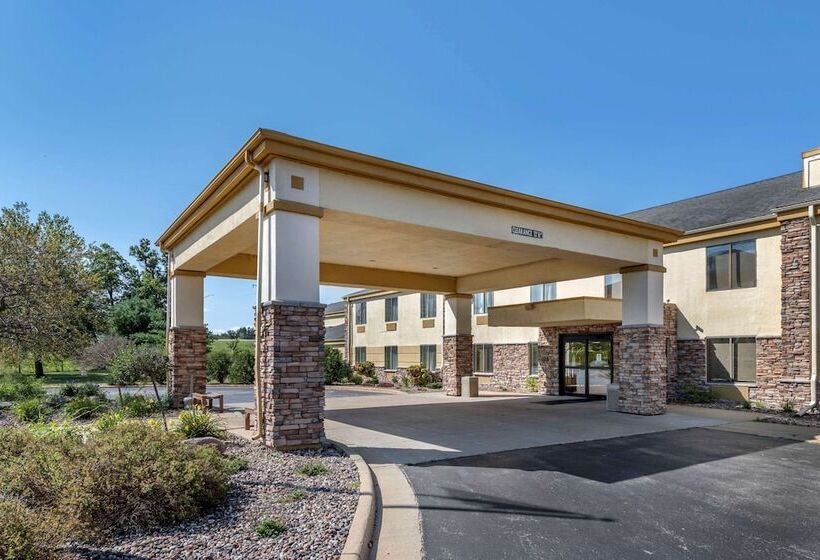 בית מלון כפרי Comfort Inn & Suites Black River Falls I94