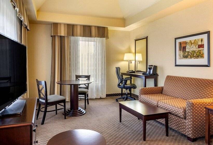 فندق Comfort Inn & Suites Dahlonega University Area
