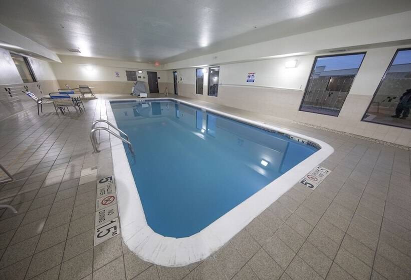 فندق Comfort Inn & Suites