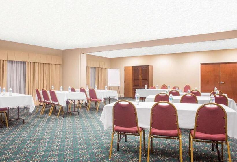 فندق Days Inn By Wyndham Metter