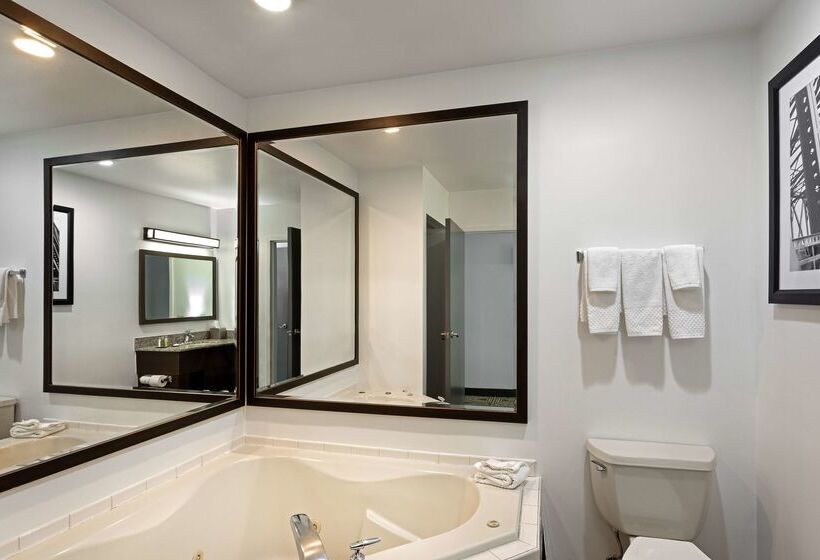 호텔 Doubletree By Hilton Washington Meadow Lands Casino Area