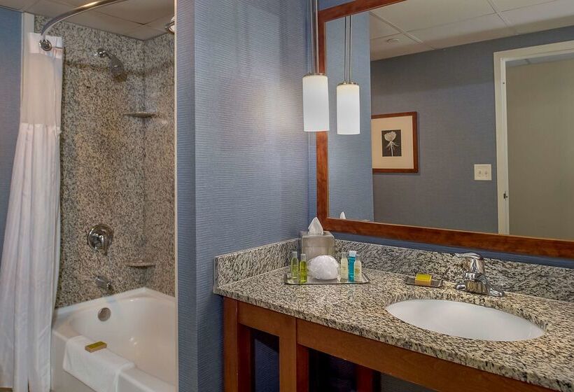 Отель Doubletree By Hilton St. Louis Westport