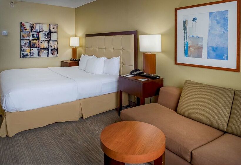 Отель Doubletree By Hilton St. Louis Westport